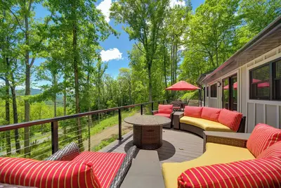 Image de Remote Smoky Mtn Escape w/ Views & Trail Access!