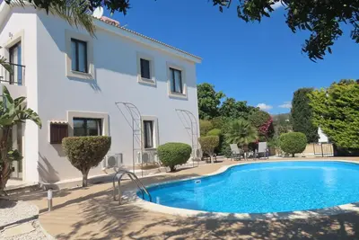 Image de Beautiful modern villa with large private pool Secret Valley golf resort Paphos.