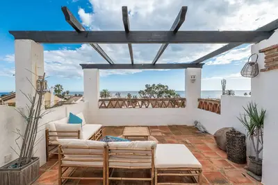 Image de Stunning andaluzian 3 bedroom house with sea views — 60 meters from the beach