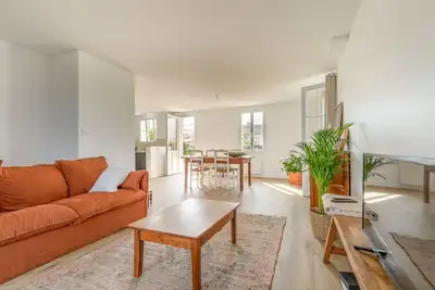 Image de Maison moderne pour 2 adultes et 2 enfants