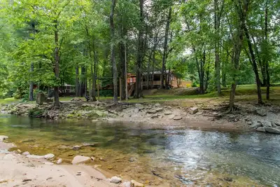 Image de River Front! *Hot tub* 4 acres! Pets Ok