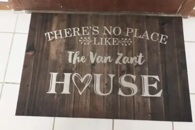 Image de The Van Zant House