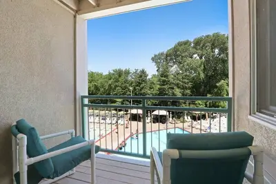 Image de Poolside Lookout at the Cove Hotel |Downtown Lake Geneva |Hot Tub |Walkable |Resort Game Room & Gym