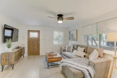 Image de ✬Near Beaches✬Laurel Park✬Full Kitchen✬FastWifi