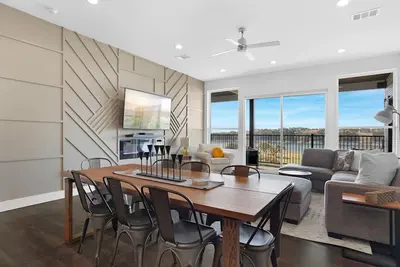 Image de Lago Vista Lakefront Condo