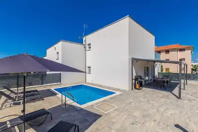 Maison de vacances Sunlight avec piscine chauffée