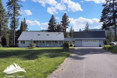 Image de Large, Comfortable Home | Sleeps 8 | On the Clearwater River | Dog Friendly