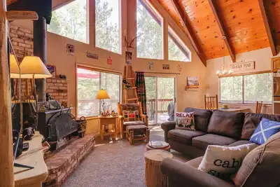 Image de Furnished Deck: High Sierra Cabin in Twain Harte!