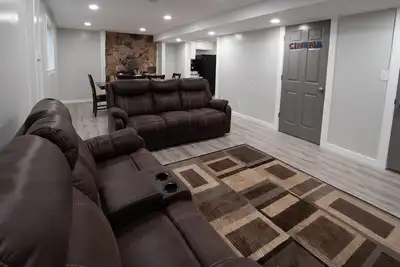Image de Spacious apartment & home theater!