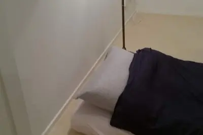 Image de Quiet sleeping area in the dressing room 12 m2 with window - mattress on the floor