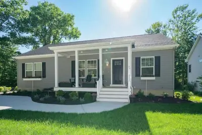 Image de Beautiful home, sleeps 6. Peaceful backyard.