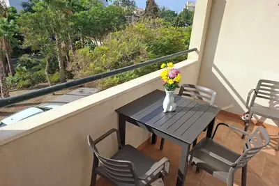 Image de Central 2-Bed Apartment in Estepona Port