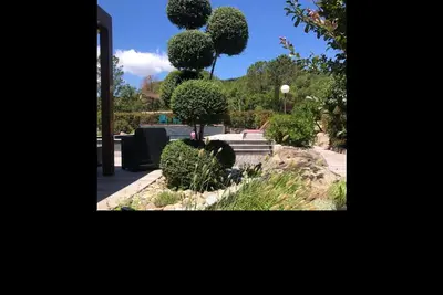 Image de Agréable villa privative Située dans un Jardin de 8000m2 arboré
