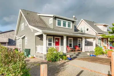 Image de Home with beach access, fireplace, washer/dryer, enclosed yard - two dogs Ok