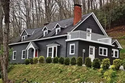 Image de Beautiful Historic Farmhouse Style Cottage min. to Downtown Boone, Watauga River