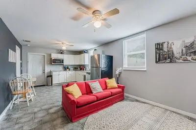 Image de Come enjoy this unique Mother In-Law Suite