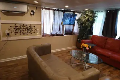 Image de Adorable Spacious Apt with Private Entrance Close to Downtown Dallas