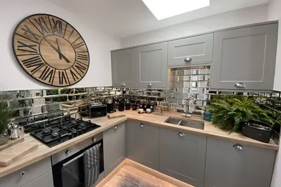 Image de Newly Built & Stunning Ground Floor Property