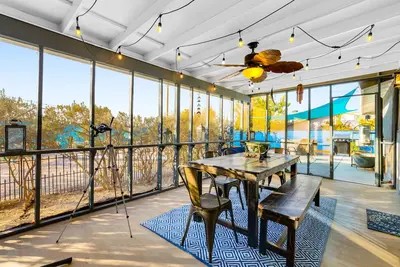 Image de Remodeled dog friendly ranch with hot tub, fire pit, mountain views, WiFi, & Ac