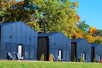 Image de H&M Retreats Hermann, Mo