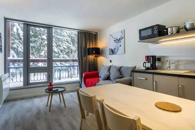 Image de Studio rénové au pied des pistes, balcon, wifi gratuit, plein centre