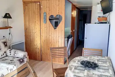 Image de Studio lumineux proche centre avec balcon