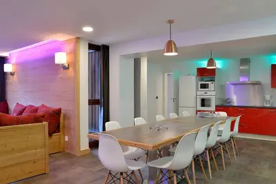 Image de Grand appartement rénové centre station avec balcon - 14p, animaux admis