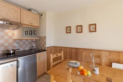 Image de Studio cosy 4 personnes, pied des pistes, WiFi gratuit, balcon sud, casier à skis inclus