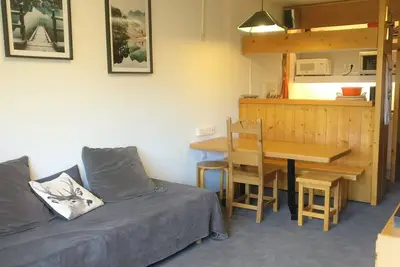 Image de Appartement cosy au centre avec balcon et Wifi gratuit