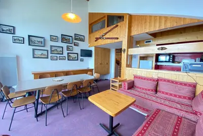 Image de Appartement spacieux 10 pers · Ski aux pieds · Balcon · Wifi gratuit · Pieds des commerces