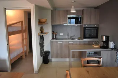 Image de Studio neuf proche centre station avec balcon