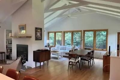 Image de Sun Filled House in Idyllic Location