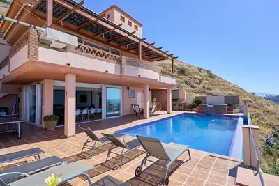 Image de Villa Casa Montes del Castillo : Vue Mer, Cinéma, Piscine Chauffée, 7 Ch, Note 10/10