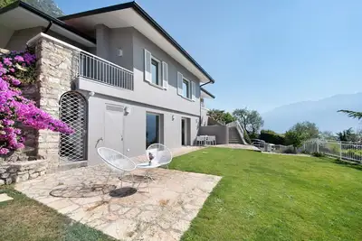 Appartement pour animaux domestiques Villa Gargnano avec vue sur le lac et jardin