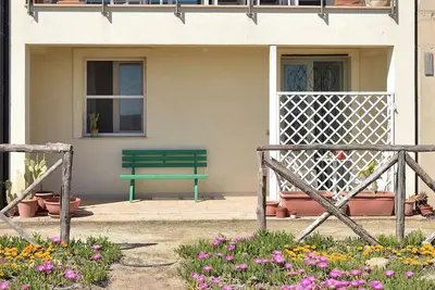 Image de Appartement \"La Diga Bilocale fronte-mare\" avec vue sur la mer, jardin & Wi-Fi