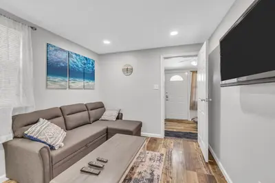 Image de Cozy Coastal Cottage Steps From The Beach, Off Street Parking, Beach Badges