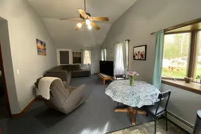 Image de Wakefield one bedroom apartment- 5 minutes to the beach!