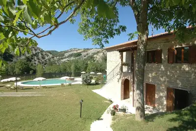 Image de Appartement de vacances Sant'Angelo in Vado pour 2 - 3 personnes avec 1 chambre à coucher - Maison j