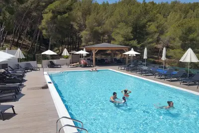 Image de Gd F3 en rez de jardin et vue mer