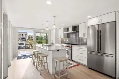 Image de Across From Beach | High-End Home | \"The Nest\"