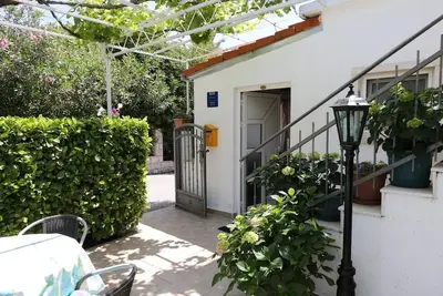 Image de Appartement de vacances Orebić pour 1 - 5 personnes avec 2 chambres à coucher - Maison de vacances
