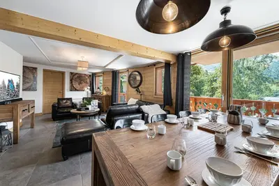 Image de Wifi, au pied des commerces, 3ème étage, balcon, parking, télévision, 95m²