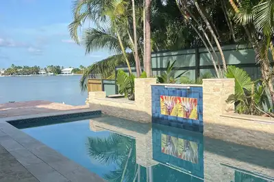 Image de Amazing Waterfront Home with Fabulous New Pool and Sunset Views