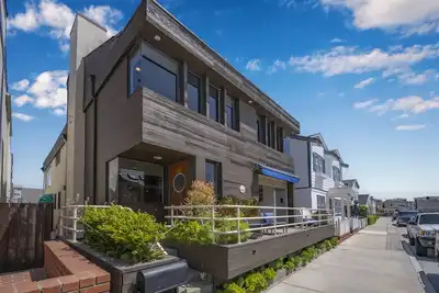 Image de 4 bedroom Home in Quiet Neighborhood near Beach