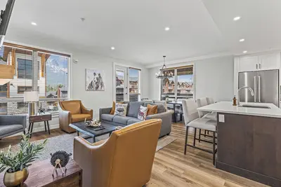 Image de Brand New Mountain Condo with Stunning Views from 3rd Floor