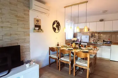 Image de Appartement de vacances Vinišće pour 1 - 6 personnes avec 2 chambres à coucher - Maison mitoyenne