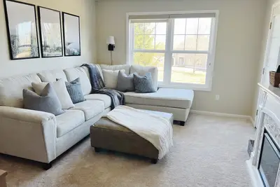 Peaceful, family friendly condo, less than 10 min walk to the beach