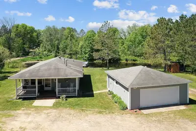 Image de Quaint Year Round Cabin with Access to Lake Minnewawa