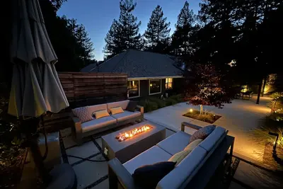 Image de Luxury 3bdrm home w/Hot Tub, fire pit, pizza oven, 2 decks, close to river