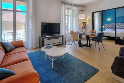 Image de 3 pièces Moderne Spacieux 100m Palais A2b233